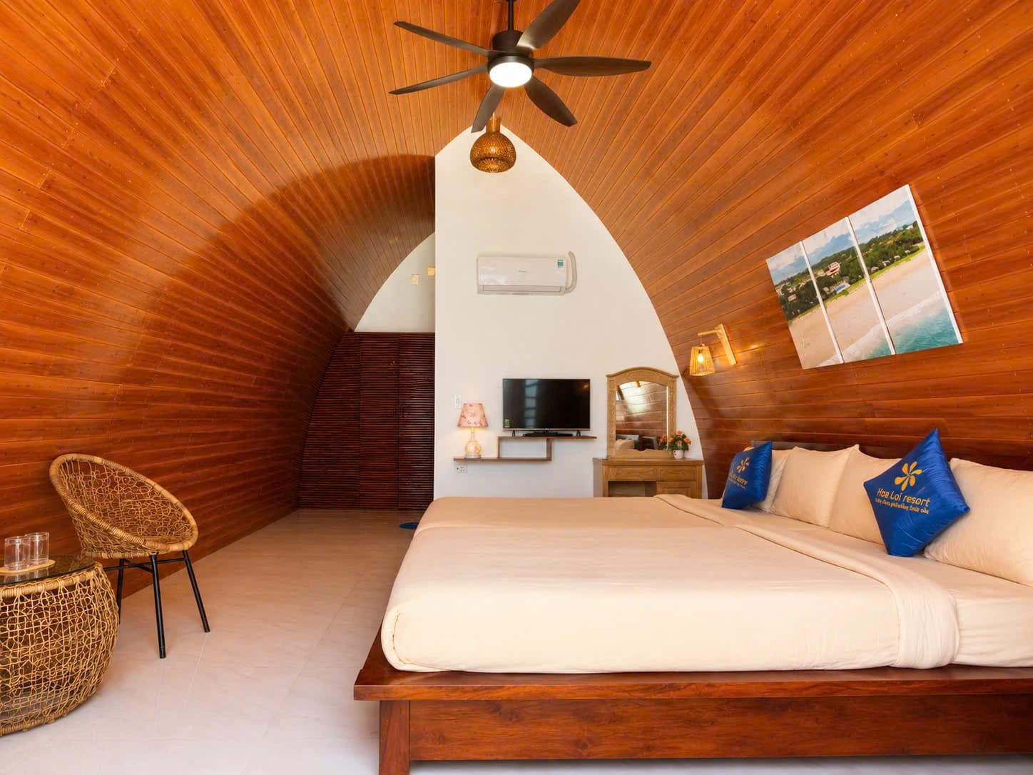 COMBO TRỌN GÓI ĂN & Ở 2 NGÀY 1 ĐÊM BUNGALOW SÁT BIỂN GIA ĐÌNH 2NL+2TE 4