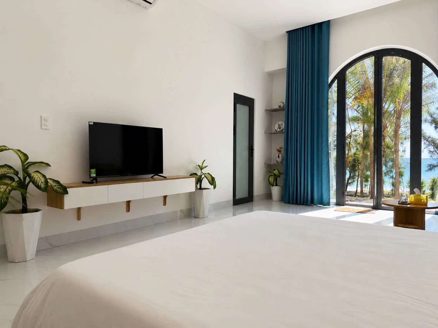 COMBO TRỌN GÓI ĂN & Ở 2 NGÀY 1 ĐÊM SUNRISE SEA VILLA 8