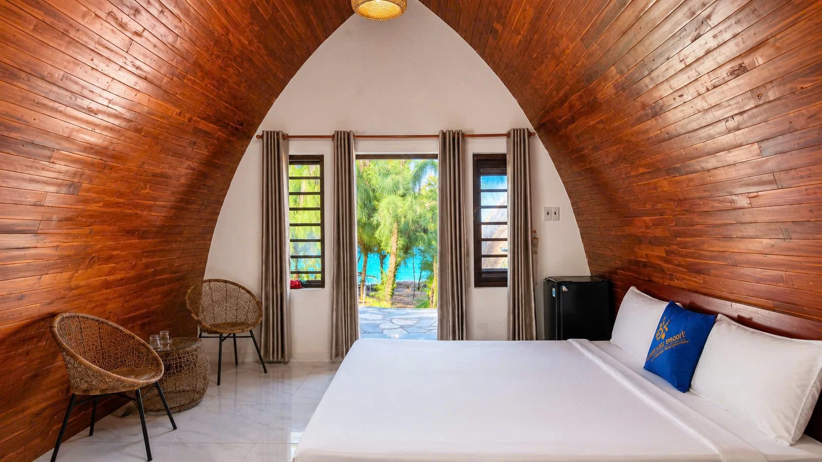 Bungalow Hướng Biển 6 Người Lớn