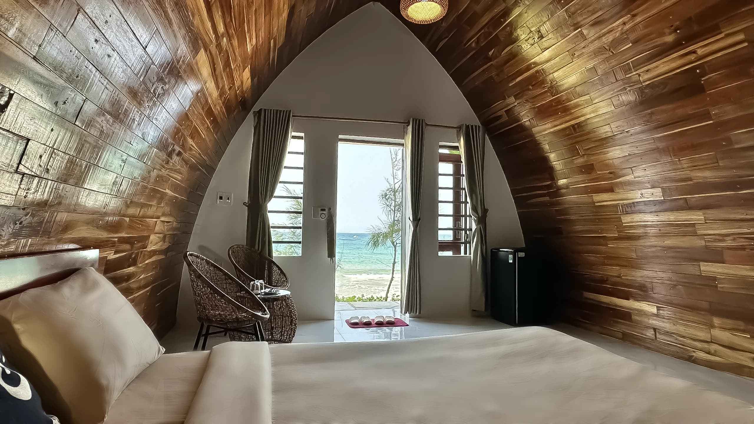 ALL-INCLUSIVE COMBO 2D1N — BEACHFRONT BUNGALOW 2A+1C 5