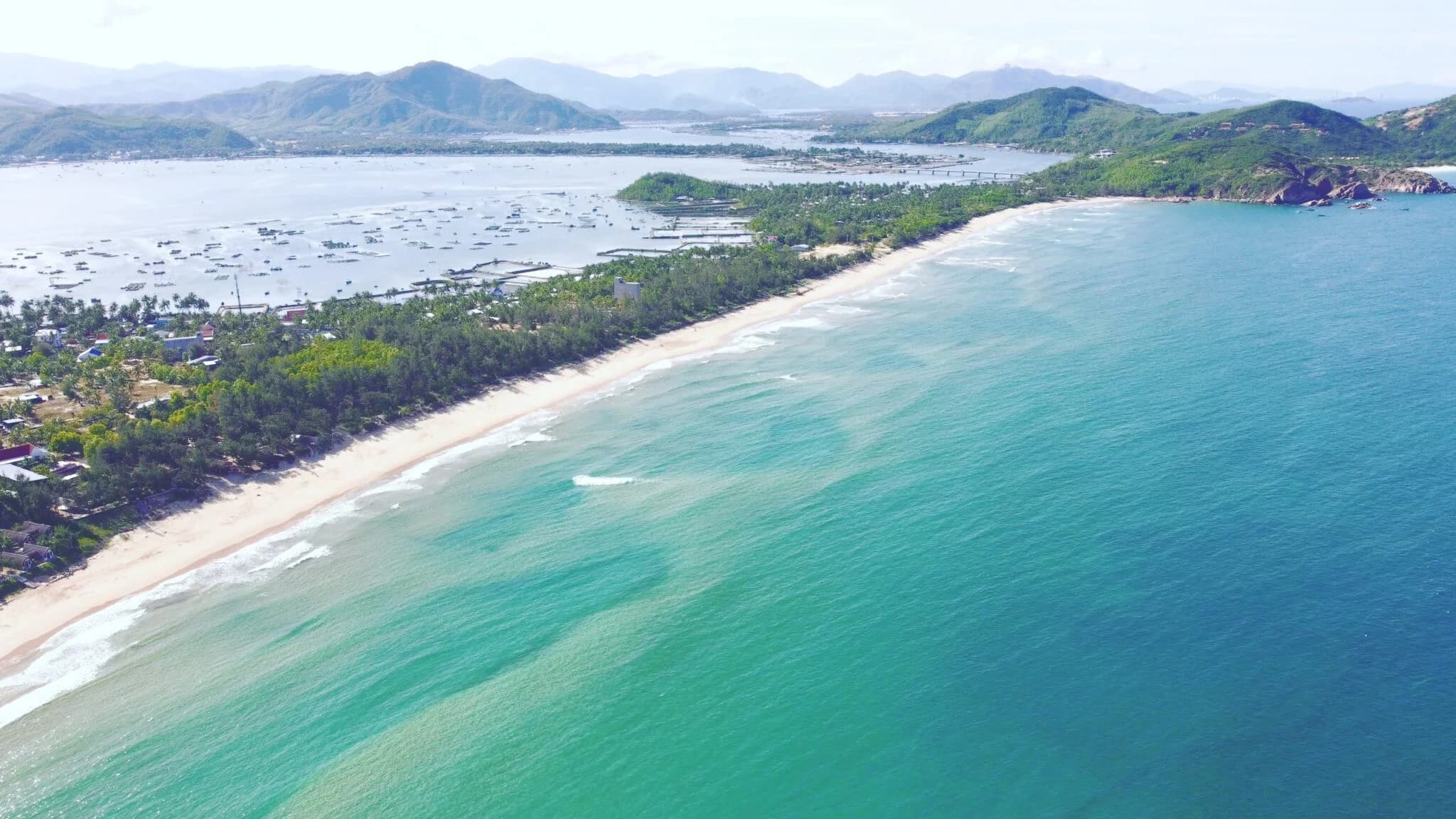 Hoa Loi beach