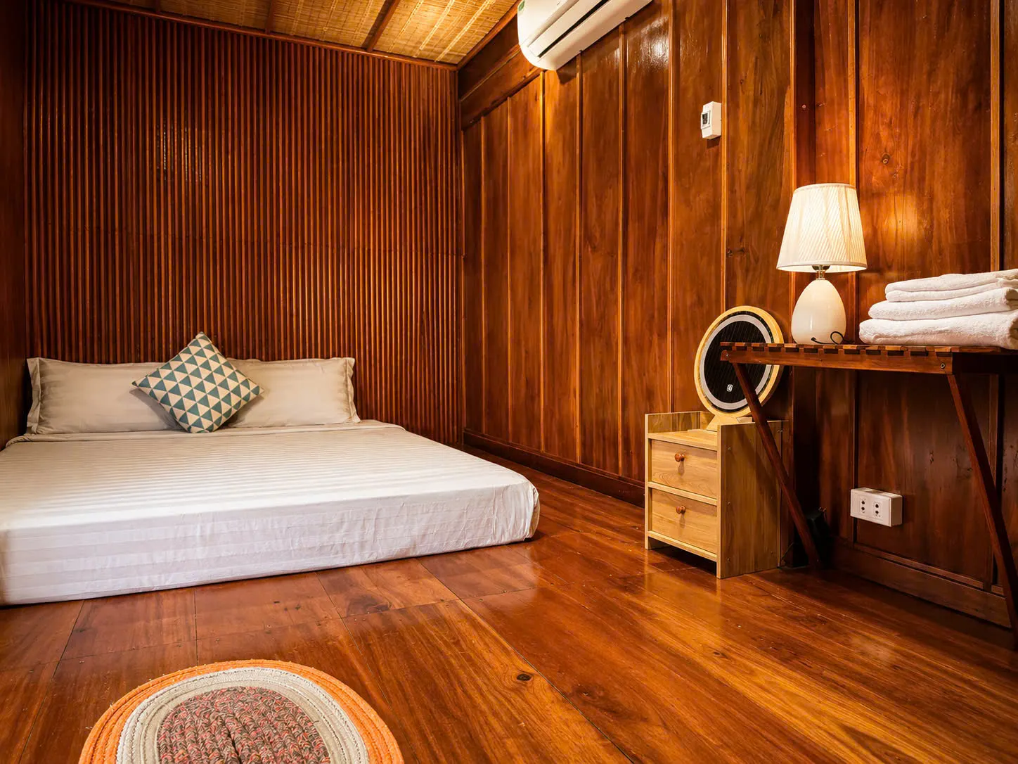 COMBO TRỌN GÓI ĂN & Ở 2 NGÀY 1 ĐÊM VILLA NHÀ GỖ VIEW BIỂN — CẢ CĂN 38NL 16