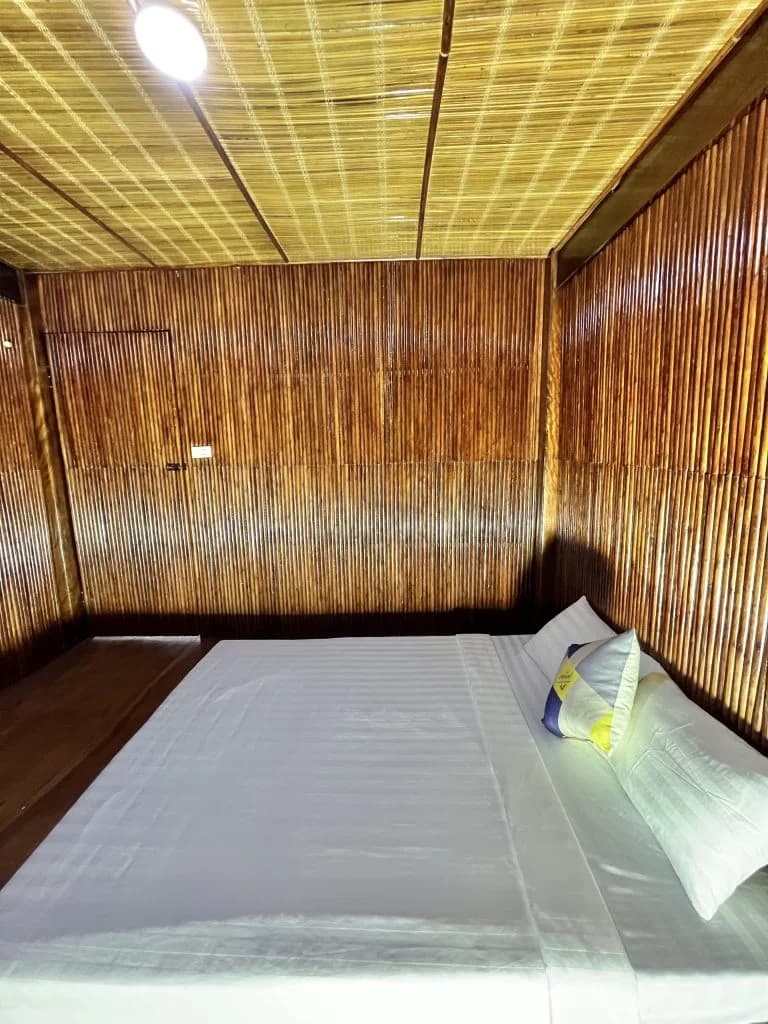 Wooden Villa Ocean View — Floor 2 (20 Adults) 9