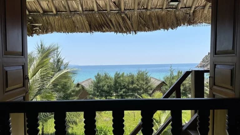 Wooden Villa Ocean View — Floor 2 (20 Adults) 10