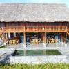 Villa nhà sàn gỗ Hoa Loi resort