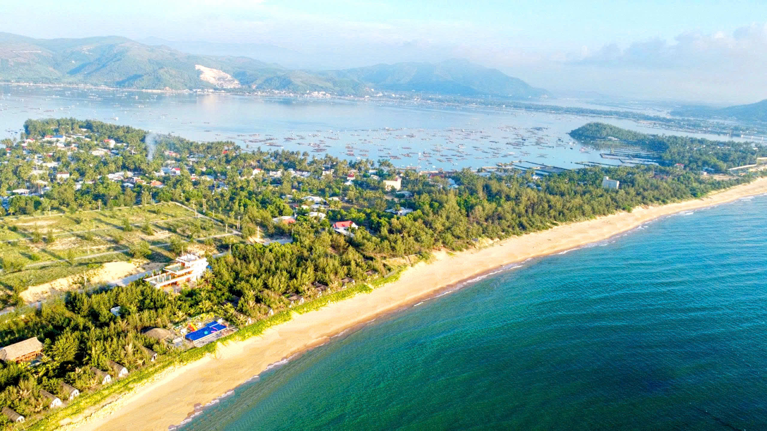 Bãi biển đẹp nhất Phú Yên 1 Bãi biển đẹp nhất Đắk Lắk